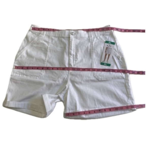 Gloria Vanderbilt Ladies' Utility Shorts, Rolled Cuffs, White, X-Large NWT - Picture 11 of 16